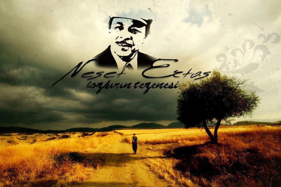 Ege Üniversitesinden bahar şenlikleri için konser teklifi gelmişti. Menajeri durumu anlatıp “Ağam ne fiyat diyelim” dedi. Ağam; sigarasından bir fırt çekti “Bedava olsun, ben öğrencinin cüğara parasına çökmem!” dedi. Ruhun şad olsun #garipneşet #NesetErtas #NesetErtaş