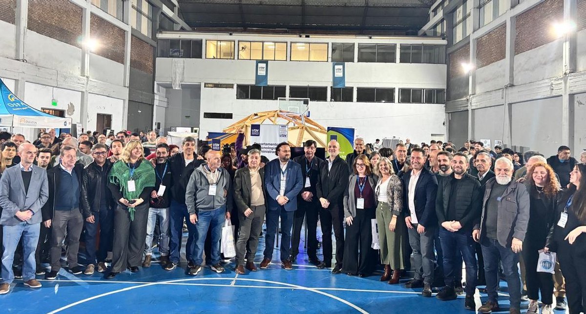 El presidente de ASORA <a href="/OvaKovalchuk/">Osvaldo Kovalchuk</a>, el prosecretario <a href="/leacabello/">Leandro Cabello</a> y el gerente <a href="/NicoDeGennaro/">ndegennaro</a> visitaron la 2°Jornadas de Tecnologías Emergentes en la <a href="/UNDAVOFICIAL/">Univ Nac Avellaneda</a>