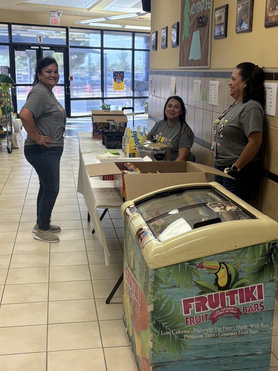 Veronica J. Brashear (@vjbrashear44) on Twitter photo Fun reading activities and yummy snacks at our FES literacy night. 📚 #FESWhereExcellenceBegins <a href="/RogelioSegovi13/">Rogelio Segovia, PhD</a> <a href="/FabensISD/">Fabens Independent School District</a> Fun reading activities and yummy snacks at our FES literacy night. 📚 #FESWhereExcellenceBegins <a href="/RogelioSegovi13/">Rogelio Segovia, PhD</a> <a href="/FabensISD/">Fabens Independent School District</a>