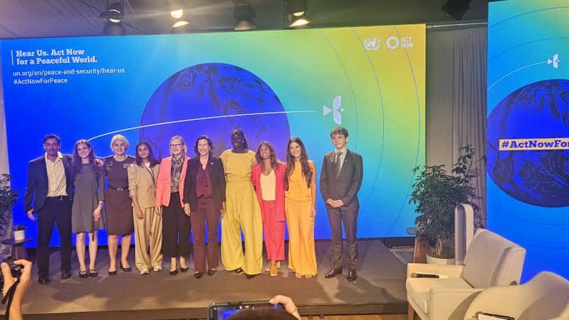ElizabethSpehar's tweet image. It was incredibly energizing to be part of a peace circle with youth at the #SDGMediaZone w/ @melissamahtani. Their voices &amp;amp; actions are essential to healing divides &amp;amp; building a more peaceful world.
I&apos;d like to see our youth lead a massive peace movement! #ActNowForPeace #UNGA80