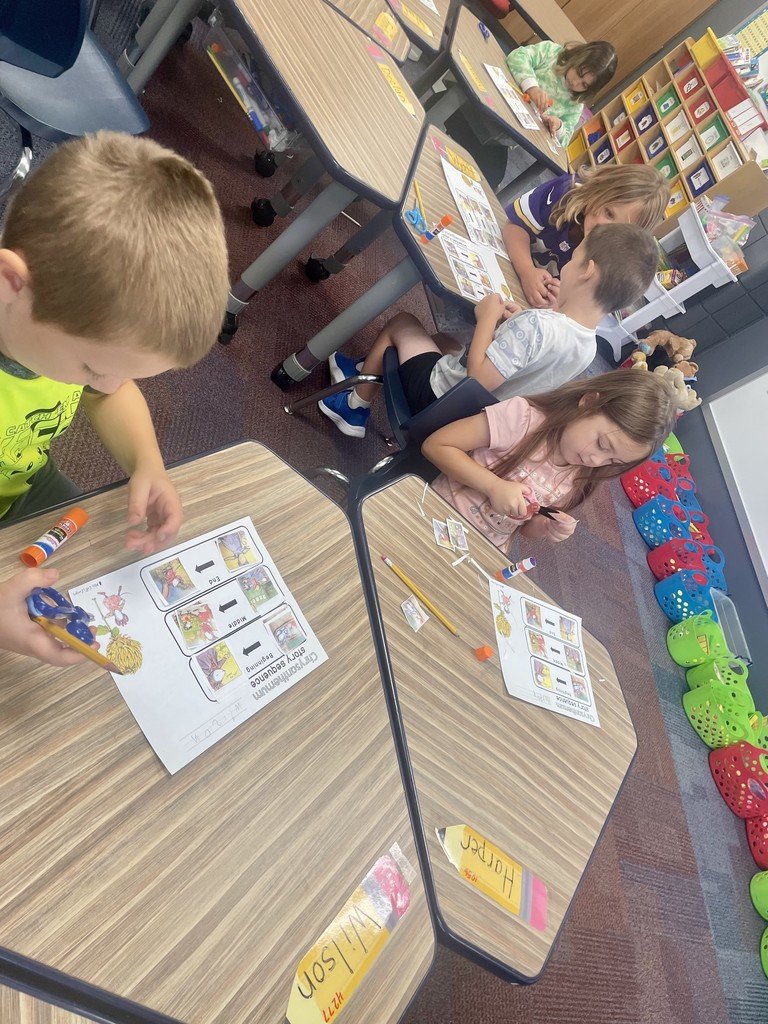 CISchoolDist's tweet image. Mrs. Jensen’s first graders are working hard on sequencing and retelling stories!  

#storytelling #RangerNation #GoCIGo