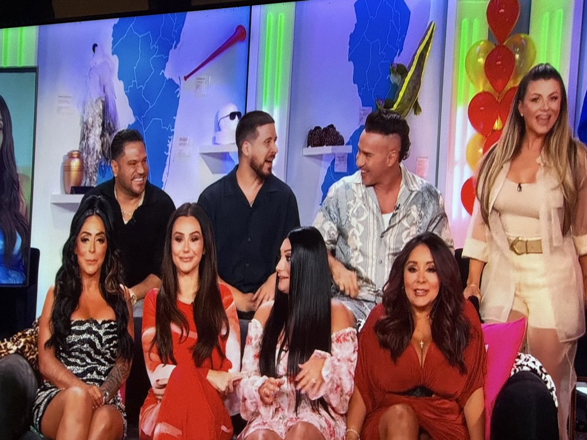 So happy to see you <a href="/lauren_pesce/">Lauren Sorrentino</a> as the special guest. #JSFamilyVacation