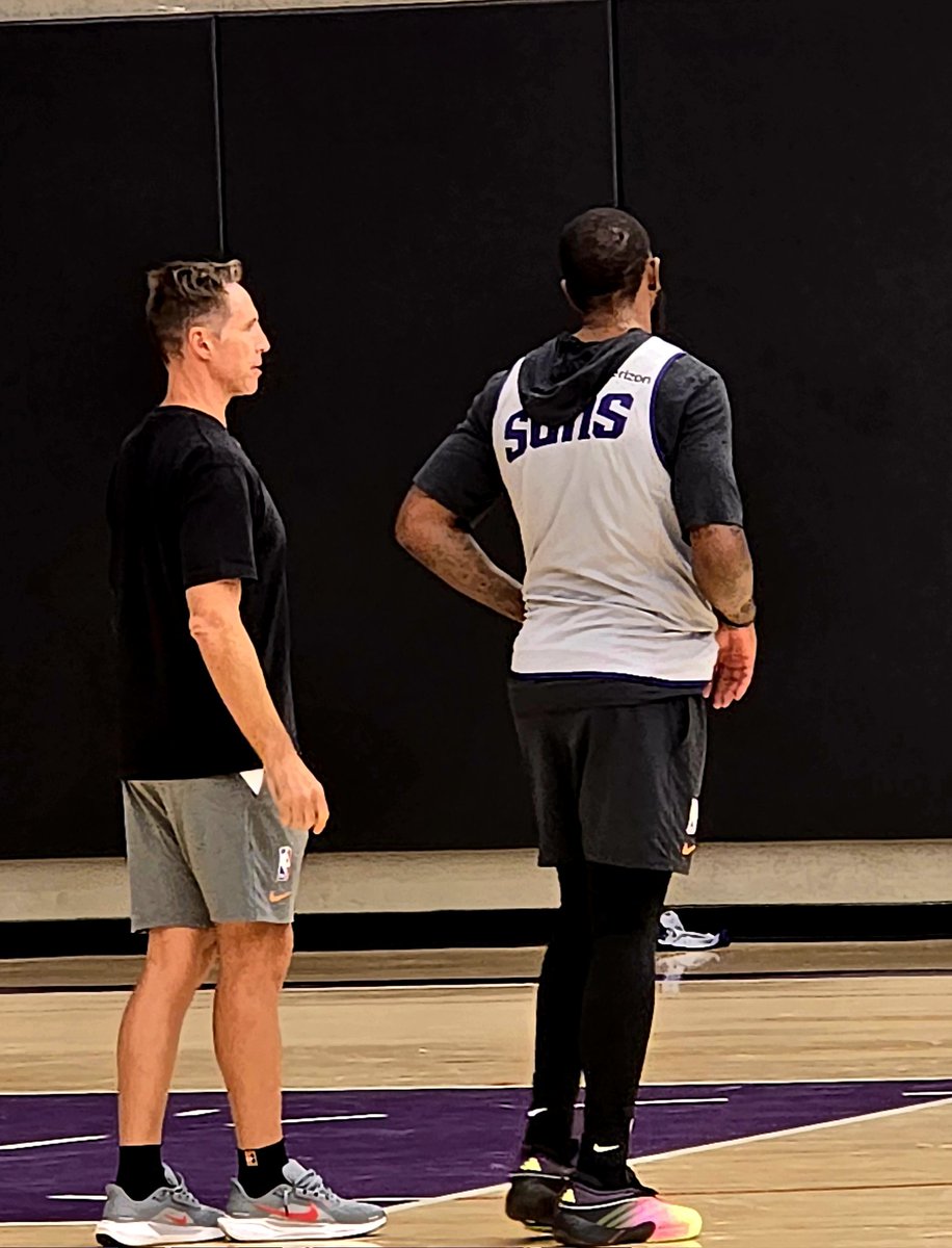 kray1voice's tweet image. @Suns Day 1 #trainingcamp25 with The Legend @SteveNash in the house! When the 2XMVP talks, you listen! @BucketsONeale00 taking it all in. #droppingknowledge #hoopssavant #HOFer