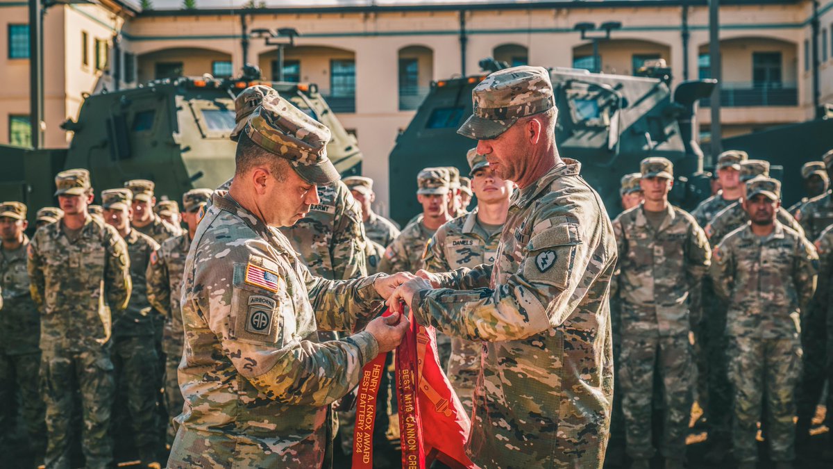 25thID's tweet image. ⚡ #BestOfTheBest ⚡ 

Congratulations to Bravo Battery, 2nd Battalion, 11th Field Artillery Regiment on winning the @USArmy Henry A. Knox Best Battery Award. 

📸: PFC Peter Bannister

#TropicLighting | #StrikeHard | #AmericasPacificDivision | #TropicThunder