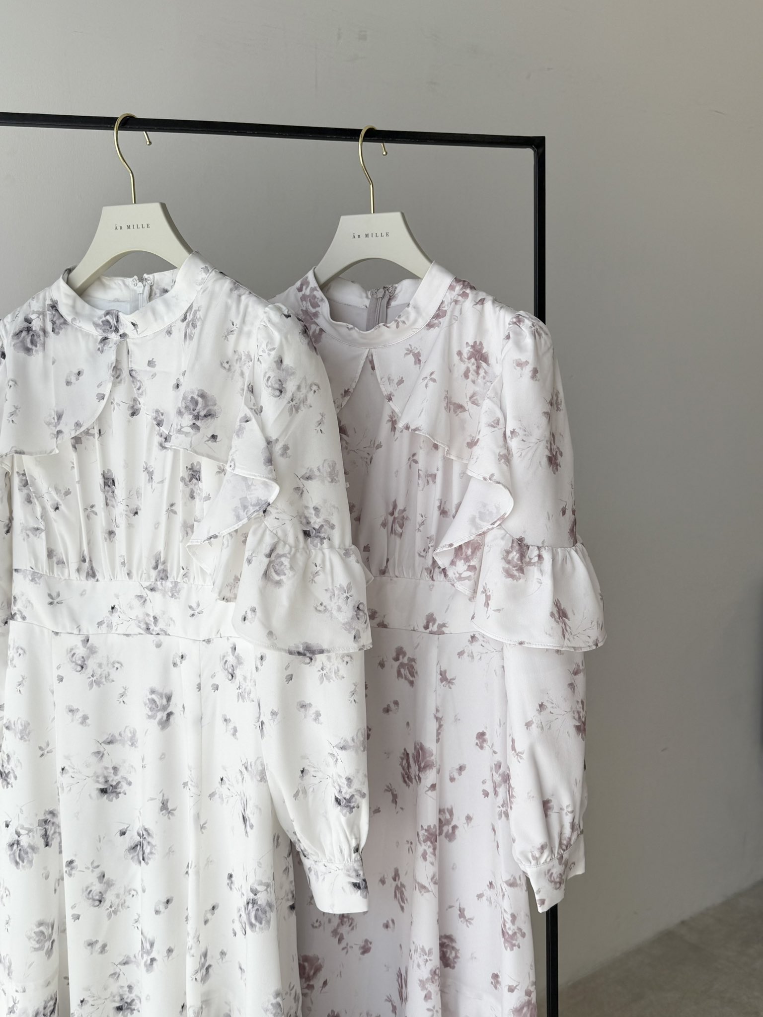 An MILLE タックフリル襟ワンピース タックフリルフラワーOP｜evelyn