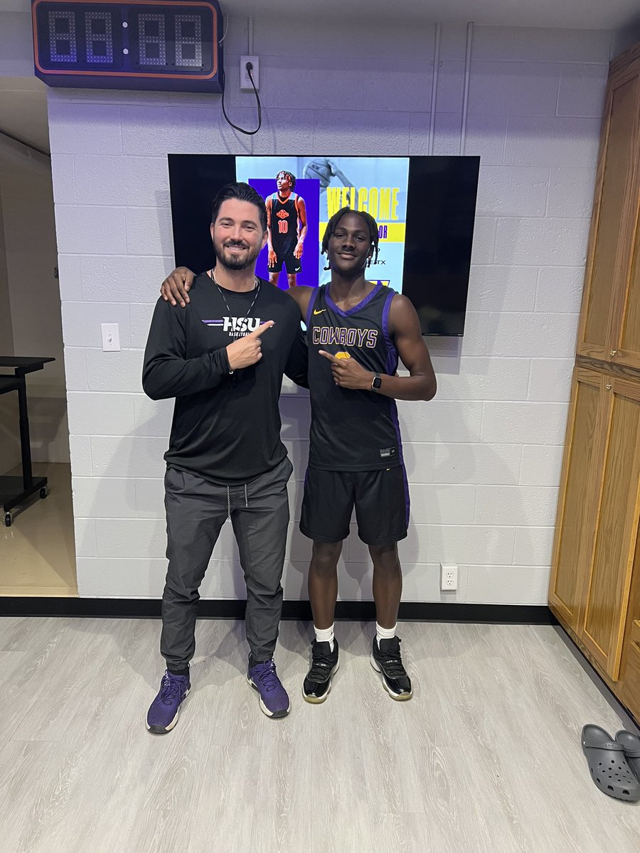After a great visit and conversation with Coach Harris and Coach Brackett am I blessed to receive an offer from Hardin-Simmons University #AGTG <a href="/CoachCantu2/">Noe Cantu</a> <a href="/CoachMav_HSU/">Maverick Harris</a>