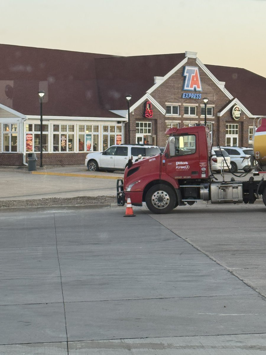 I’ve hauled fuel for a better part of a decade. I don’t think I’ve ever seen a Pilot truck delivering fuel to a TA. I’ve pulled many loads from their respective account destined for their competitors, but never in a wrapped trailer. Pulling a wrapped trailer onto a competitors