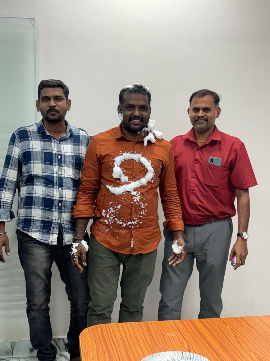 zyplesoftware's tweet image. Celebrating Birthday at Zyple Software Office!

Yesterday, we had the pleasure of celebrating the birthday of Mr. Maruthanayakam Kanagasundaram at Zyple Software! 

@zyplesoftware 

#ZypleSoftware #TeamZyple #BirthdayCelebration #WorkCulture #EmployeeEngagement #HappyBirthday