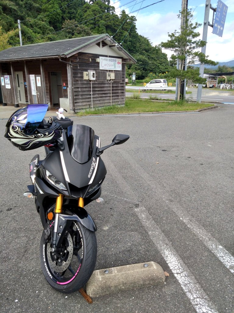 akari2525's tweet image. 2025.9.26
嘉瀬川ダムソロツー🏍
七山付近で雨に打たれたけど
すぐ晴れて暑くなったよ🌞
話題のトイレを再確認して
yumesukeさんで今日も
初めての焼ちゃんぽん🍜
これまたウマー(*´ч`*)

#Yzfr25
#バイクのある風景
#嘉瀬川ダム
#yumesuke