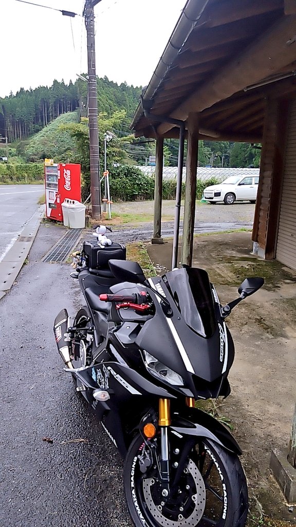 akari2525's tweet image. 2025.9.26
嘉瀬川ダムソロツー🏍
七山付近で雨に打たれたけど
すぐ晴れて暑くなったよ🌞
話題のトイレを再確認して
yumesukeさんで今日も
初めての焼ちゃんぽん🍜
これまたウマー(*´ч`*)

#Yzfr25
#バイクのある風景
#嘉瀬川ダム
#yumesuke