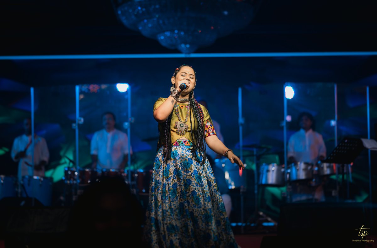 amritabOfficial's tweet image. ✨Singing straight from the heart, feeling every beat, every word. 💫

Grateful for the stage, the music, and the energy that connects us all. 🎶💃

#AmritaBharati #LivePerformance #StageVibes #FolkFusion #MusicIsLife #SingerJourney #GarbaVibes