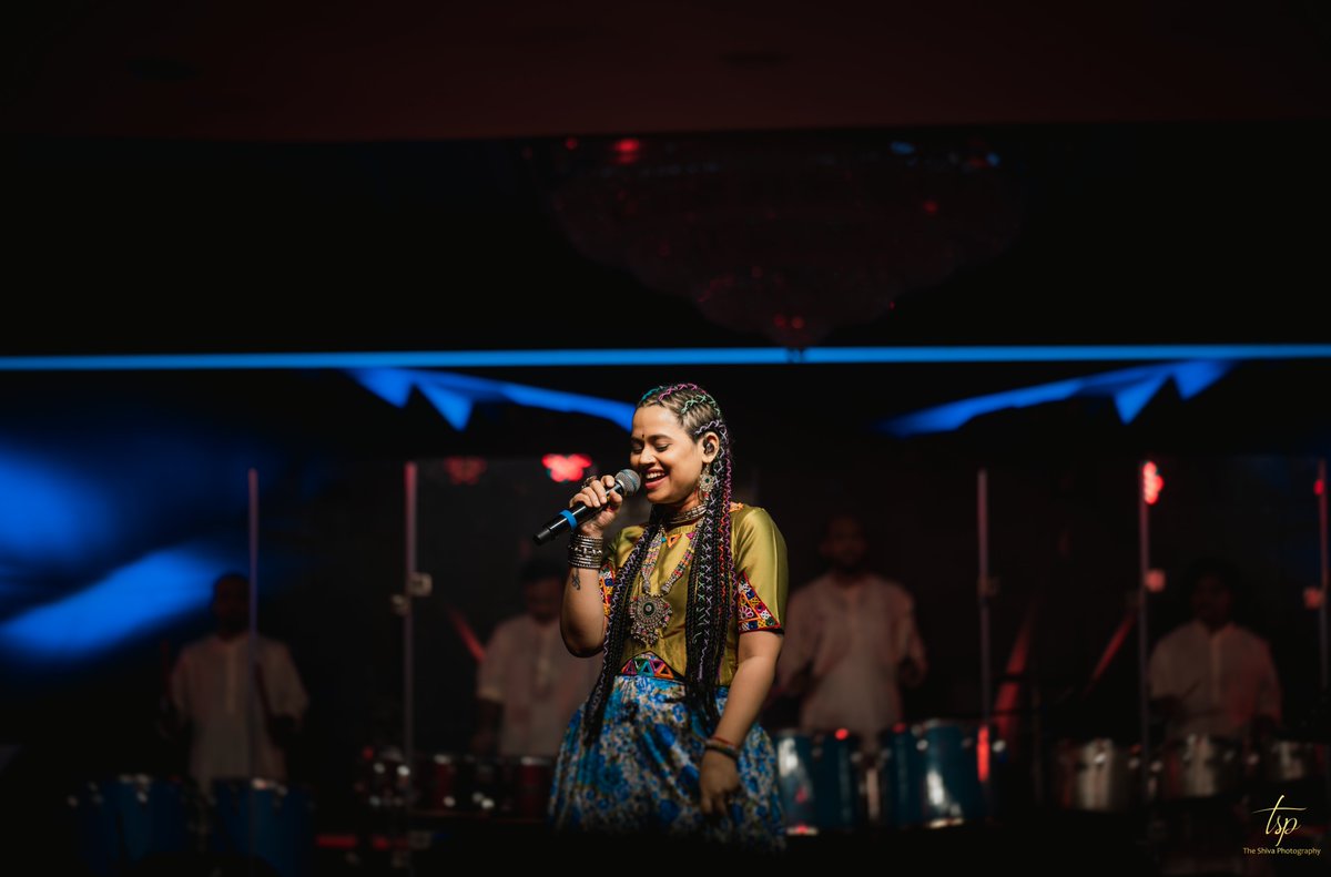 amritabOfficial's tweet image. ✨Singing straight from the heart, feeling every beat, every word. 💫

Grateful for the stage, the music, and the energy that connects us all. 🎶💃

#AmritaBharati #LivePerformance #StageVibes #FolkFusion #MusicIsLife #SingerJourney #GarbaVibes