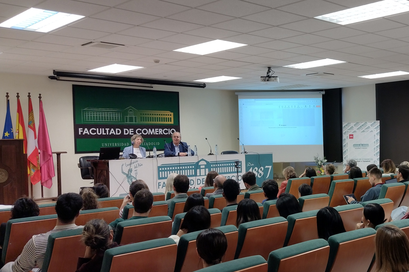 Las #BecasIcex cumplen medio siglo de impulso al #talento español hacia el mundo ow.ly/5HwL50X1Wl2 #aniversario #internacionalización <a href="/ICLAVERO/">isabel clavero</a> <a href="/ICEX_/">ICEX</a>