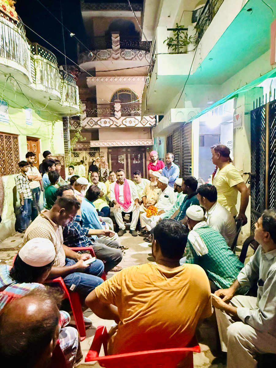 ebad_mohd's tweet image. #विधान_सभा_लखनऊ_पश्चिम_में 
#गड़ी_पीर_खां_वार्ड में आयोजित 
#पीडीए_पंचायत कार्यक्रम में ।