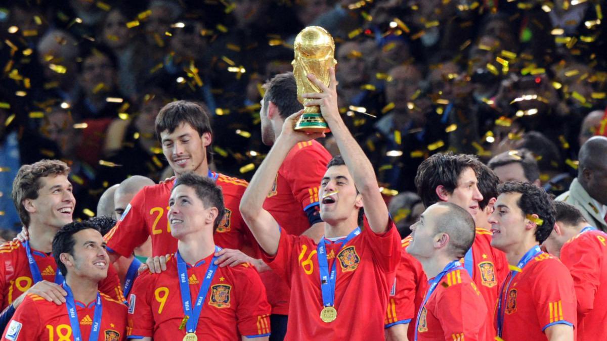 Hoy anuncia su retirada aquel que revolucionó su posición.

Sergio Busquets, un jugador silencioso con mucho ruido en el efecto de su juego.

Entendió todo y nosotros, pudimos gozarlo. Leyenda del deporte mundial.

Crack "Busi" 🧠