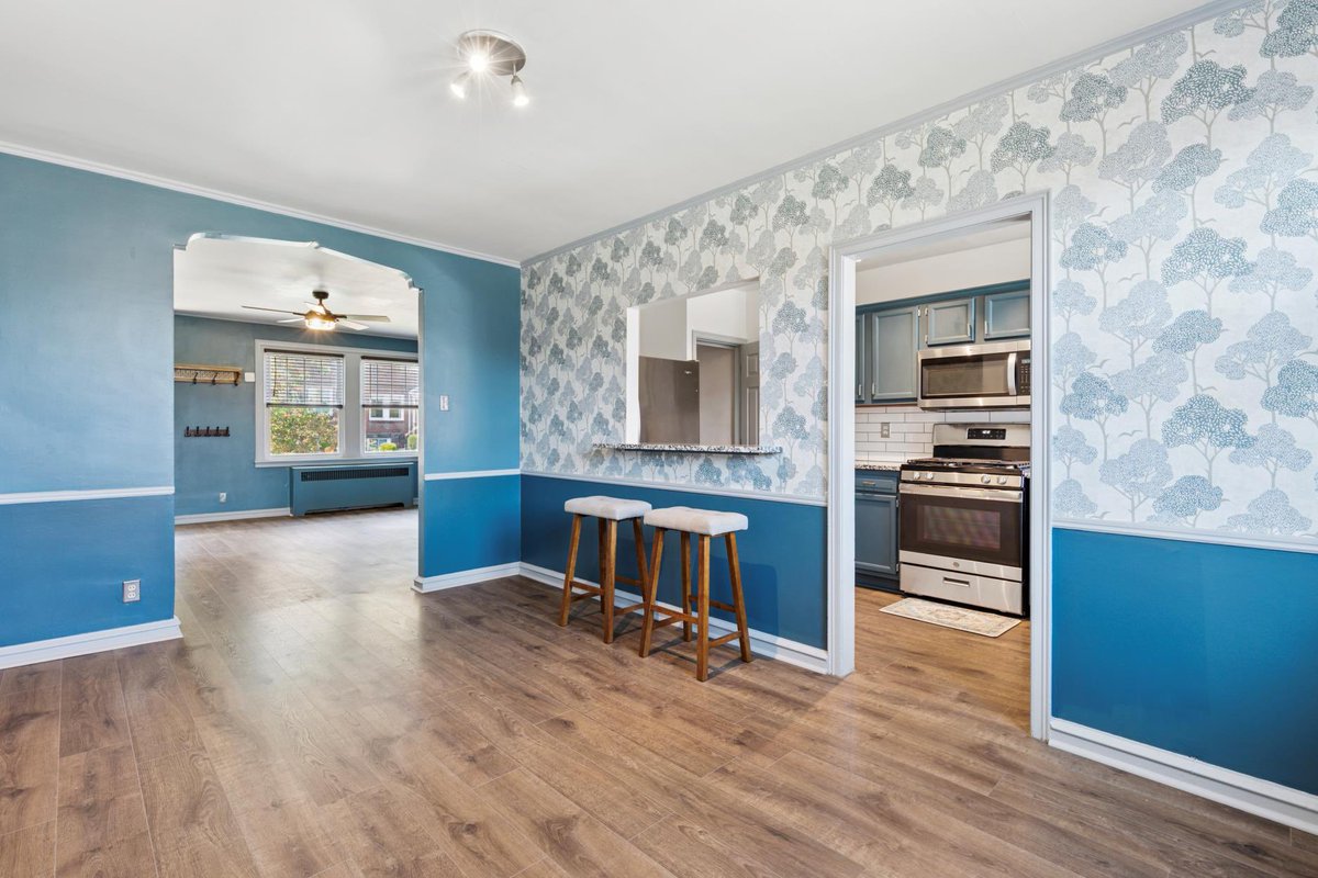 realmccaff's tweet photo. 🏡✨ New Rental Alert in Roxborough! ✨🏡

Gorgeous 3BR / 1BA home with wood floors, tons of natural light, finished basement w/ laundry, driveway + garage, fenced yard &amp; back patio 🌳
✔️ Pet-friendly 🐾
✔️ Driveway parking + garage storage
✔️ Close to shopping, dining &amp; transit https://t.co/1jnkUrOdSl