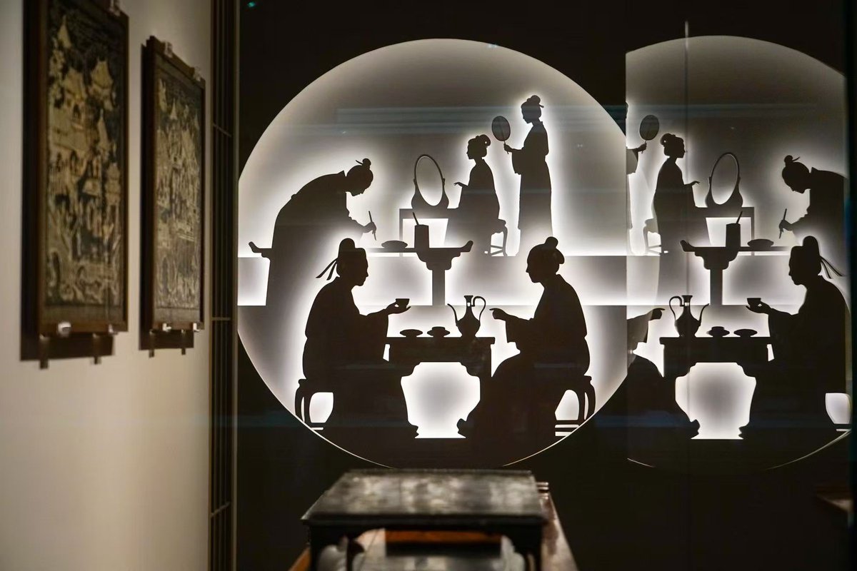 アート・デザイン・音楽 The Shanghai Museum of Art Our new exhibition #WhenRubyViesWithEmerald with @TNM_IR_EN brings