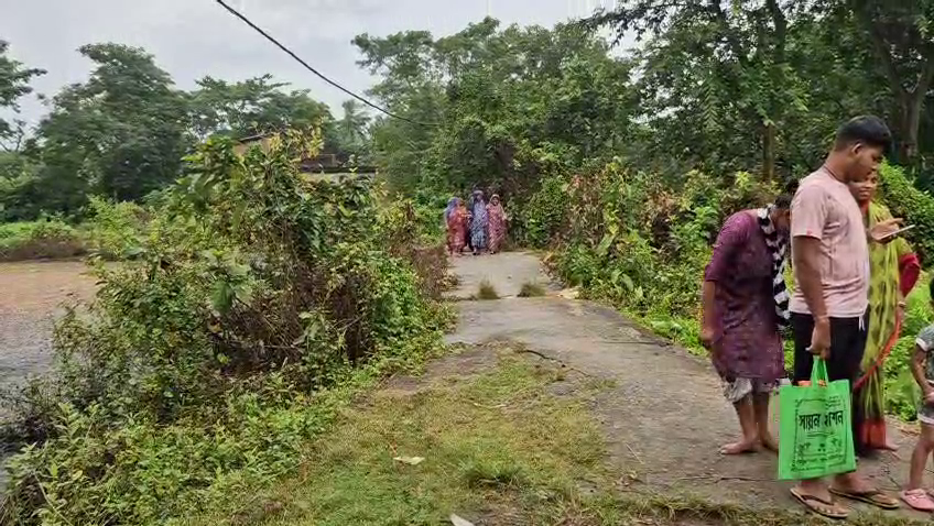 otvkhabar's tweet photo. #ପୋଲିସ୍_ଭ୍ୟାନ୍‌ରେ_ଗଲେ_ପ୍ରସୂତି
-ଜଳେଶ୍ୱର: ପୋଲିସ୍ ଭ୍ୟାନ୍‌ରେ ବଡ଼ମନ୍ଦାରୁଣୀ ଗାଁରୁ କମର୍ଦା ମେଡିକାଲ୍
-୧୦୮ ଆମ୍ୱୁଲାନ୍ସ ନ ଆସିବାରୁ ସହାୟତା କଲା କମର୍ଦା ଥାନା ପୋଲିସ୍‌
-ପ୍ରସୂତି ଜଣକ ବଡ଼ମନ୍ଦା ରୁଣୀ ଗ୍ରାମ ର ବୋଲି ଜଣା ପଡିଛି 
#Jaleswar #OTv https://t.co/F9yRZpDuaR