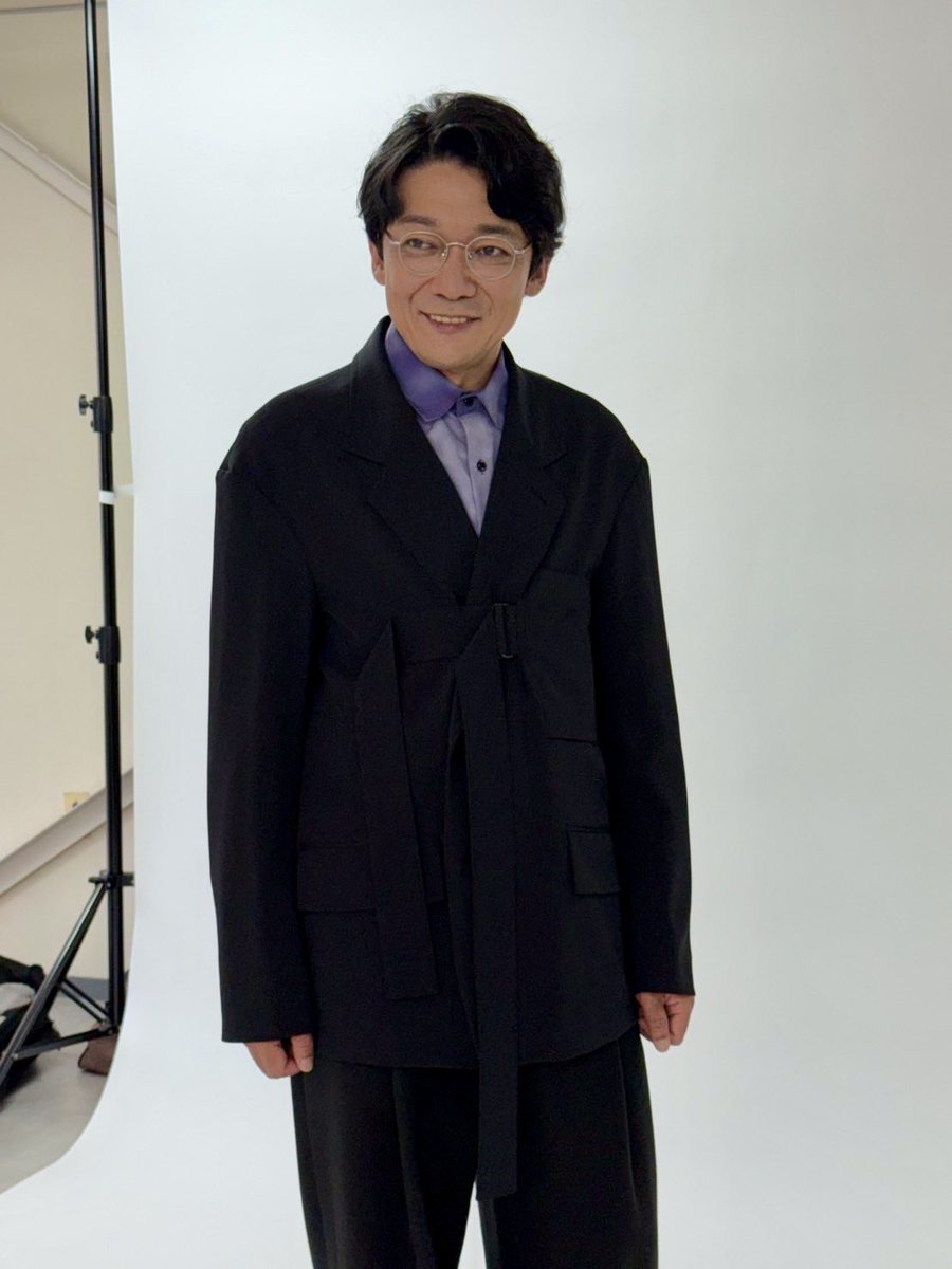 actace2023's tweet image. ◢◤💐　スチール撮影レポ📷　💐◢◤

舞台『君に似合う花言葉』、
スチール撮影を行いました！
オフショットをお届けします📷
本日は #津村知与支 さん✨
時折り照れた表情を見せながらも、最年長の貫禄を見せつけてくださいました！

---------------------------

【お知らせ】

act ACE Presents…