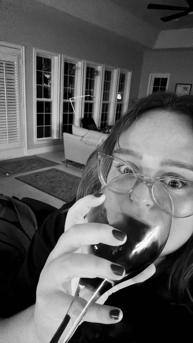 addiemak222's tweet image. GRAB YOUR WINE AND STREAM 2022 BY MAGGIE LINDEMANN FT JULIA WOLF
  #ml2 #ifeeleverything 🍷🫵🏻