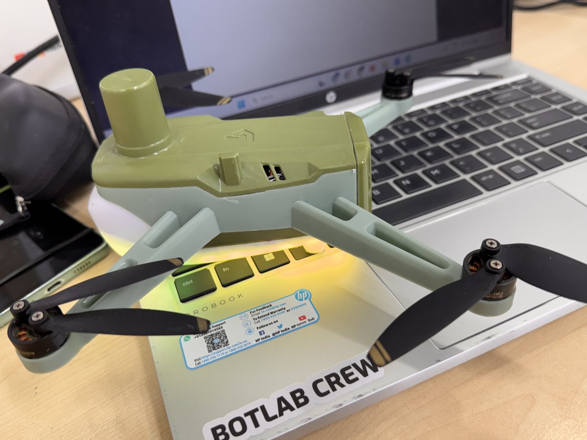 XClassHero's tweet image. #BotLabDynamics India, a company specializing in swarm technology has unveiled its Nano drone #Blaze (&lt;250 grams). Range - 2 km
Every part of Blaze, including RF systems, has been designed and built indigenously in India by BotLab.
Ideal for 'discrete' recon by armed forces.