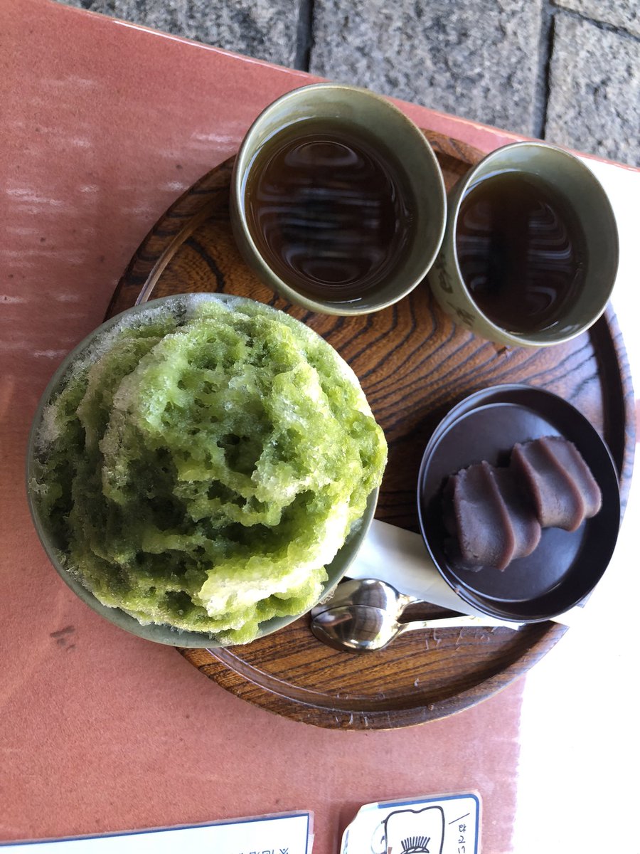 赤福氷と盆を食しました。