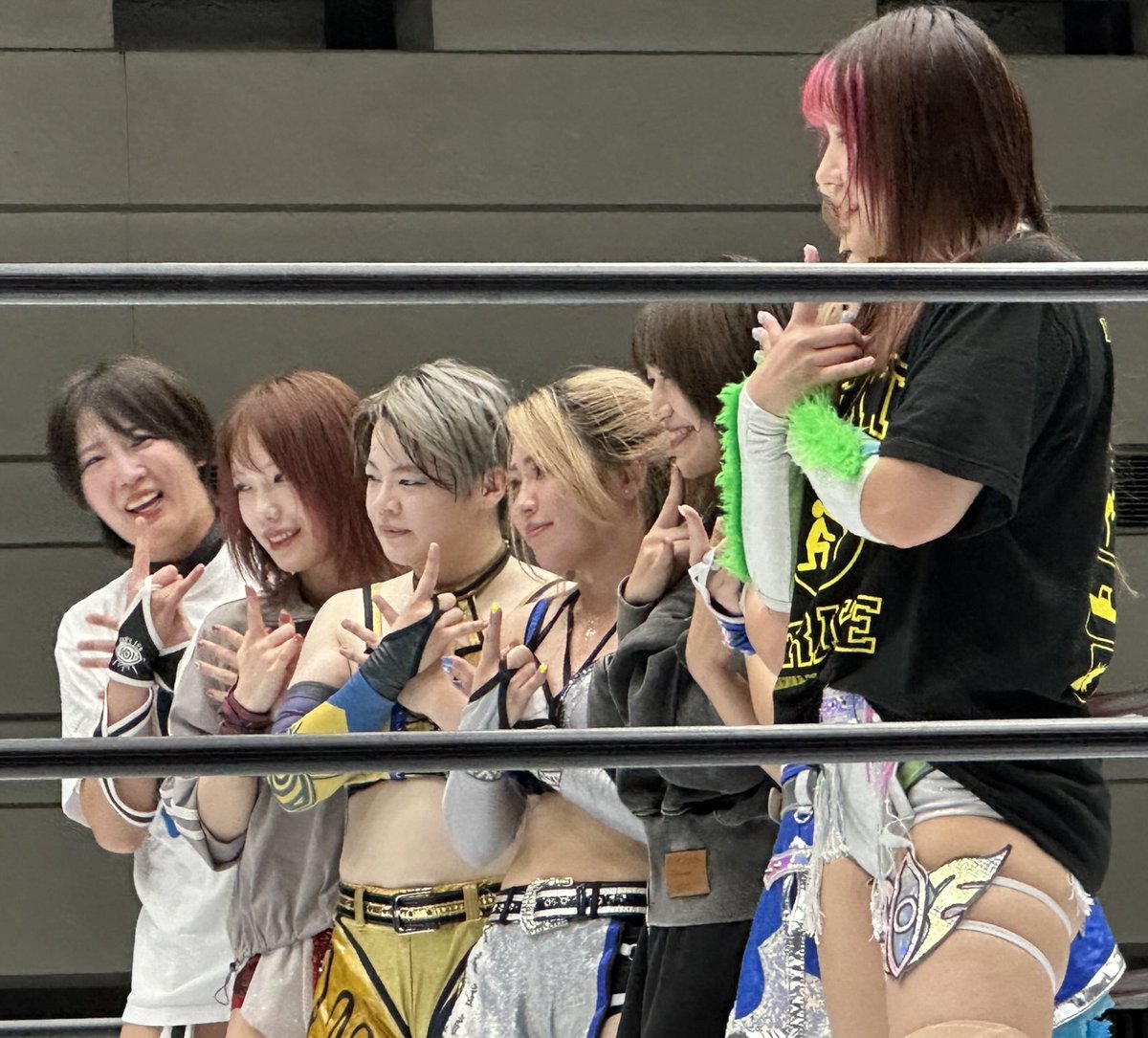 KYOranmaru2's tweet image. 2025.9.23 エディオンアリーナ大阪第2 
沙希様ハイライト⑩
ゴッズアイが再集結！いい光景でした！ 9.27が楽しみです！
#鹿島沙希 #KMOT #キモオタ #Stardom #ゴッズアイ #朱里