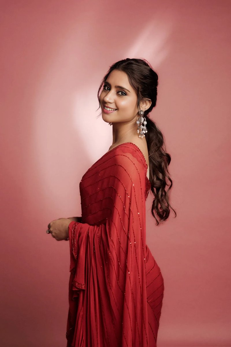 manisha_mithra's tweet photo. Be the type of energy that no one can replace #fridaymotivation #fridayvibes #fridayfeels #fridaythoughts #sareegirl #sareeblouse #sareelook #sareestyles #sareeswag #sareeindia #sareeflow #girlsstyles #girlstrends #girlsoutfits #girlssaree #duskybeauty #tamilponnu https://t.co/WP98ay0ByL