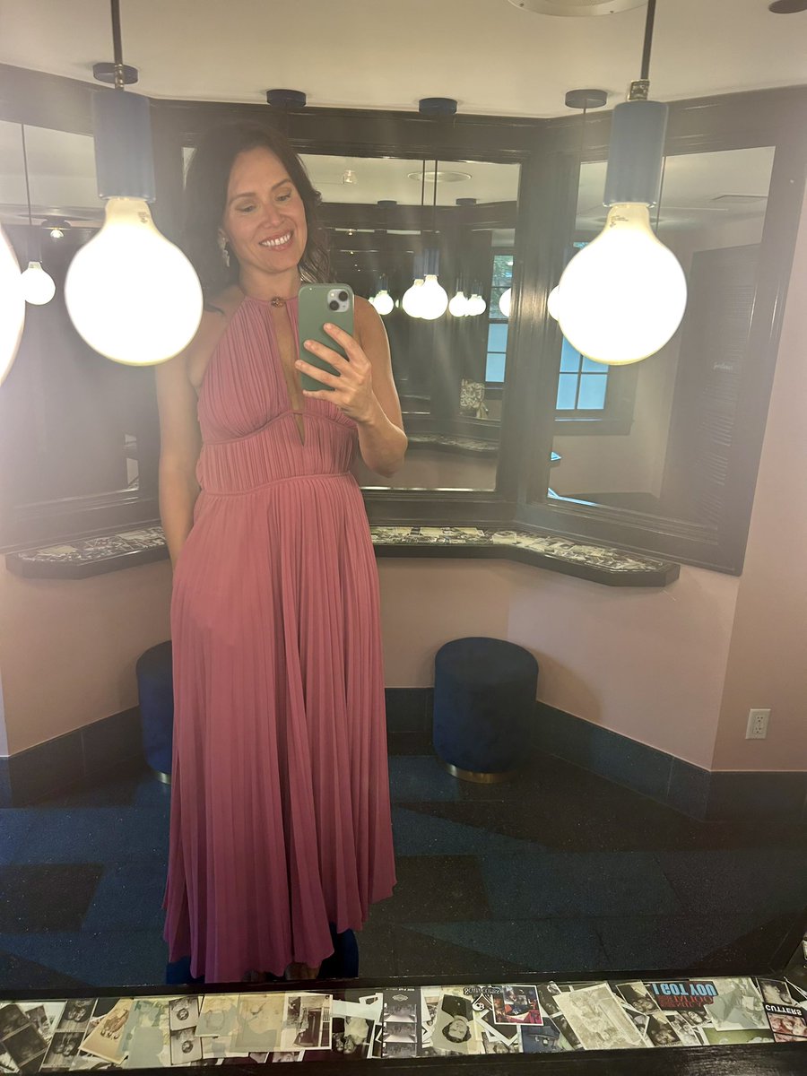 irena | 🌈🌻🏒 tweet media