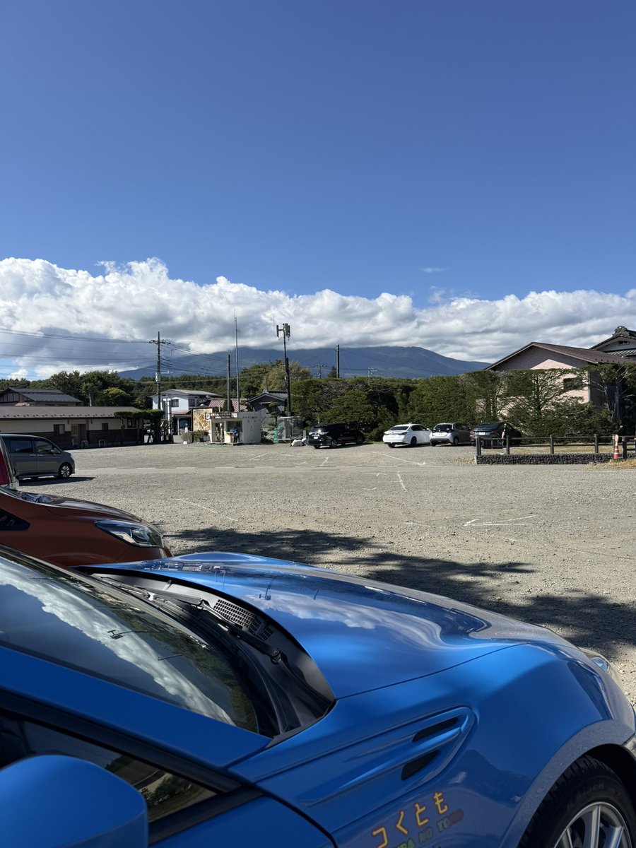 目の前に富士山👀 🗻 ‼️
(多分)
 #忍野八海  #山梨県