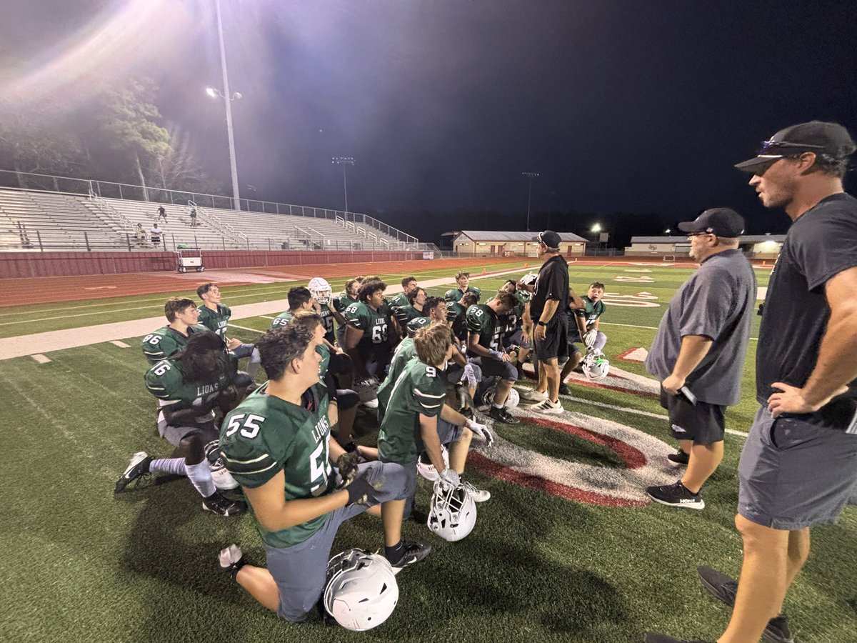 Lions JV moves to 3-1 with a hard fought 8-6 win over HJ!

Lions 9th B Team earns a win 16-0 over Splendora!

#RTR #DTBR
<a href="/LivingstonISD/">Livingston ISD</a> <a href="/LHSTX_ATH/">Livingston Lion Athletics</a> <a href="/LHSTX_SportMed/">Livingston Sport Medicine</a>