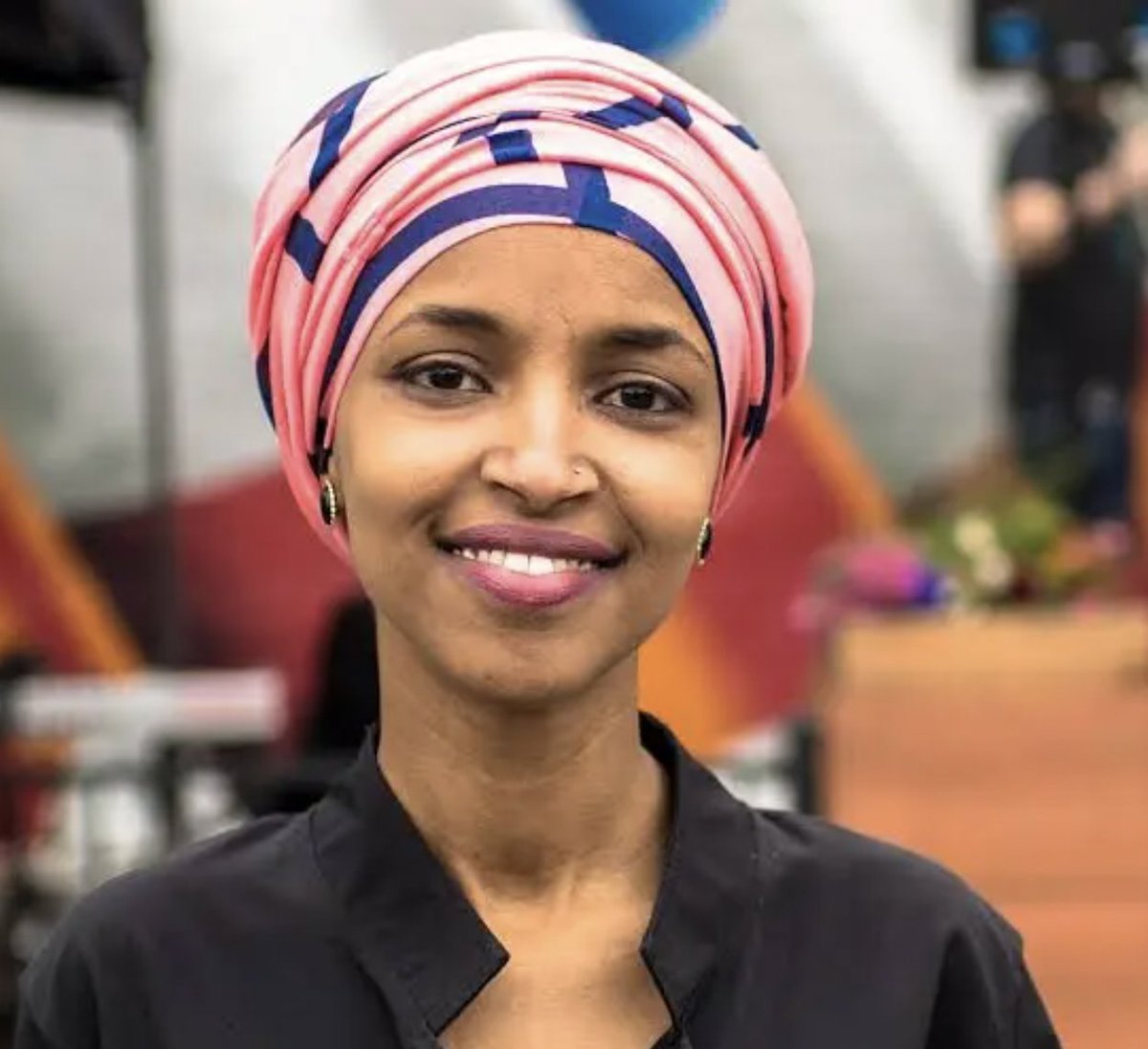 La congresista demócrata Ilan Omar busca salvar al régimen de Maduro con una resolución que exige retirar las tropas de operaciones contra el Cártel de los Soles