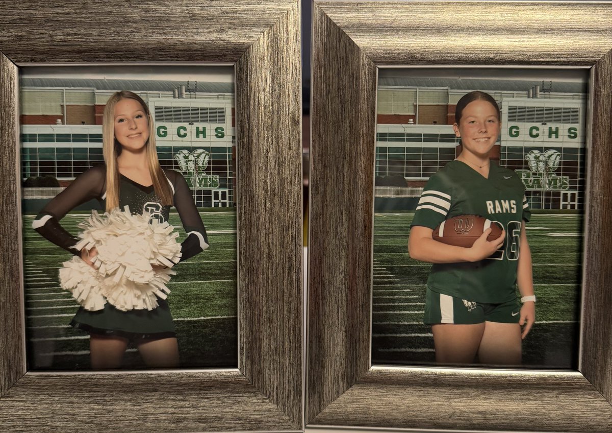 hubbardbradford's tweet image. Could not be more proud or grateful. Happy #NationalDaughtersDay to Calla and Bryn. Beyond fortunate to be your dad. #HubbardSisters #girldad #dadisthebesttitle