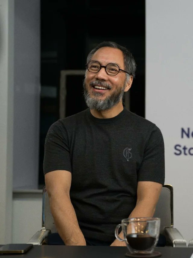 ☎️9.25QMAY接听郭先生电话☎️今天跟郭先生聊了最近我们正在制作的新歌，我们还特别激动地表达了对Charlie Kirk的敬意。

郭先生说：年仅31岁的Charlie Clark