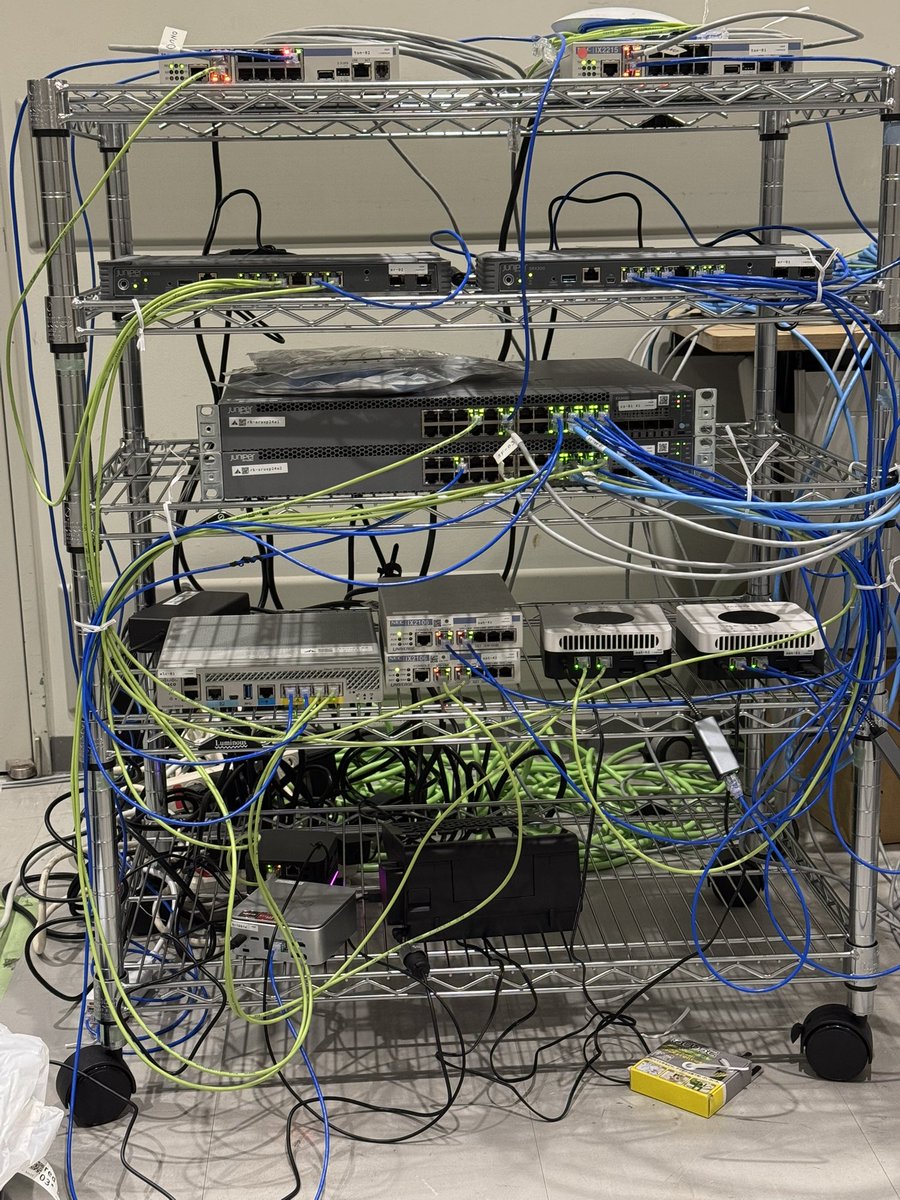 #rubykaigiNOC #kaigionrails さすがにケーブル最低限なんとかした