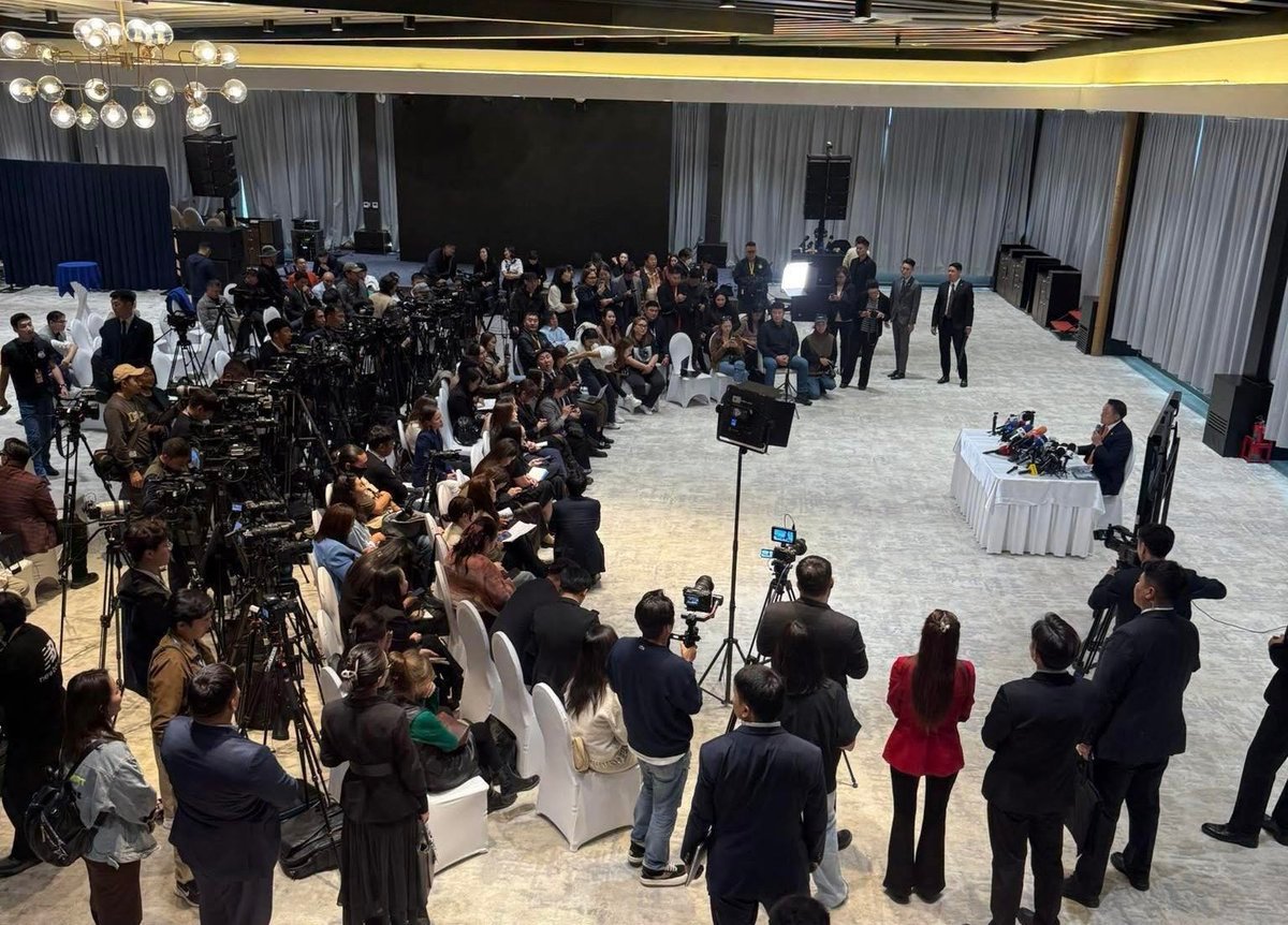 Монголын "дөрөвдөх засаглал" бүгдээрээ шахуу цугларч нэг тал барьсан мэдээлэл дамжуулахад "хулгайн мөнгө" чухал үүрэг гүйцэтгэдэг гэдгийг батлах зураг.