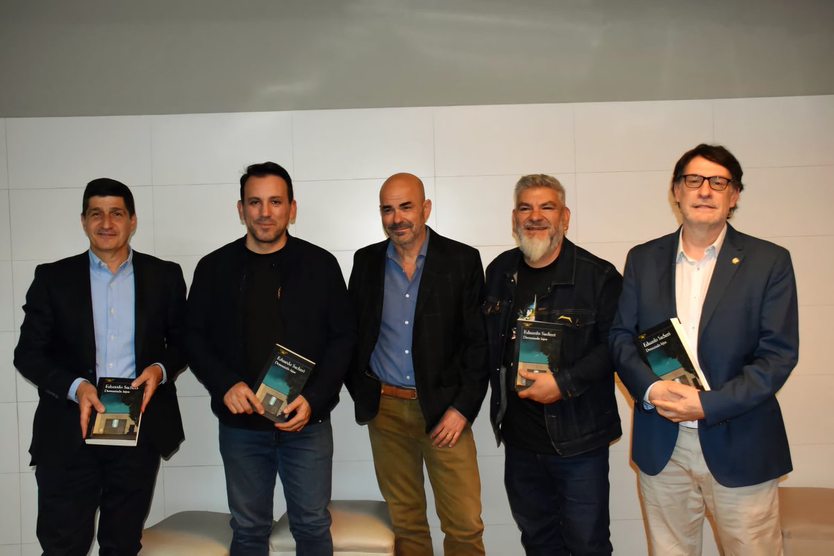 Un placer recibir en la Feria del Libro a <a href="/eduardosacheri/">Eduardo Sacheri</a> uno de los grandes escritores argentinos.

Aprovecho y los invito a disfrutar de esta nueva edición con:

✅ 252 presentaciones de libros
✅ más de 21 talleres
✅ 50 stands

Con una mirada federal y actividades programadas