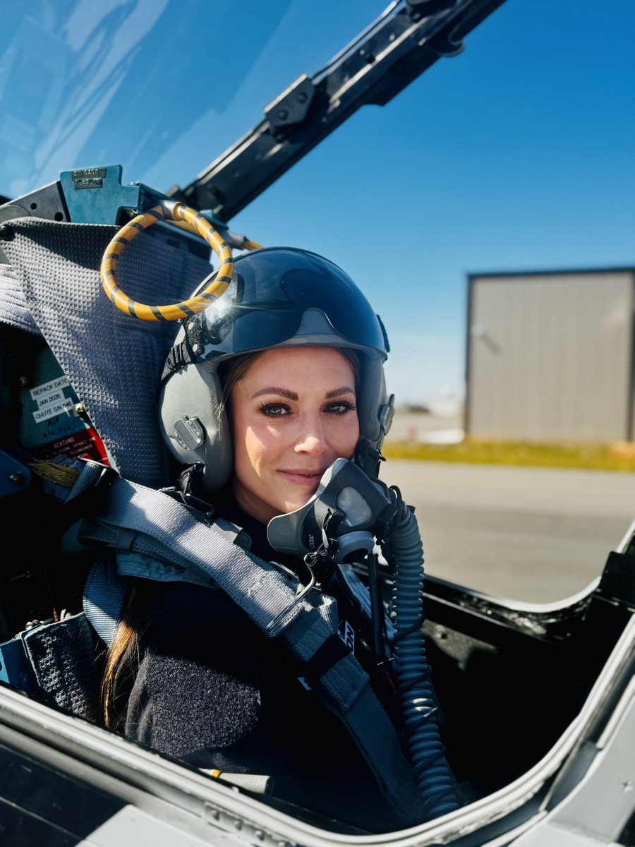 Tiffany Gomas tweet media