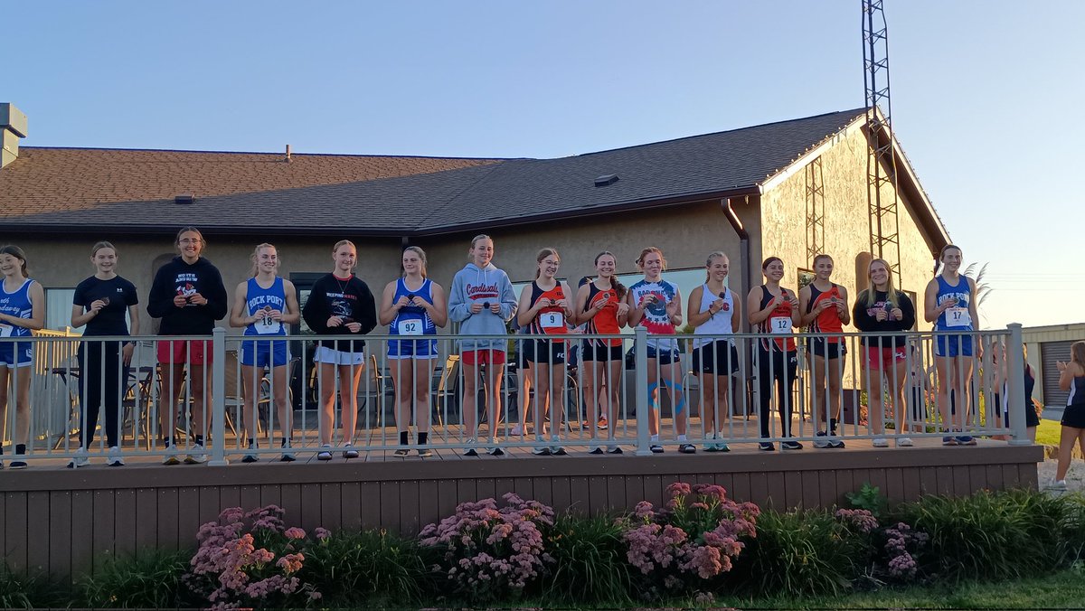WeepingWaterXC's tweet photo. JH no team scores but Harper 2nd, and Hayden 8th. https://t.co/xhqtvL3lHg