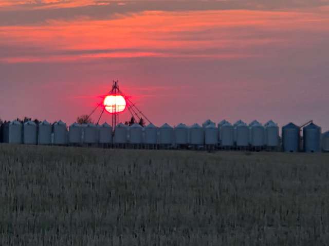 Sure been some sweet sunsets this fall. Mom got this one tonight