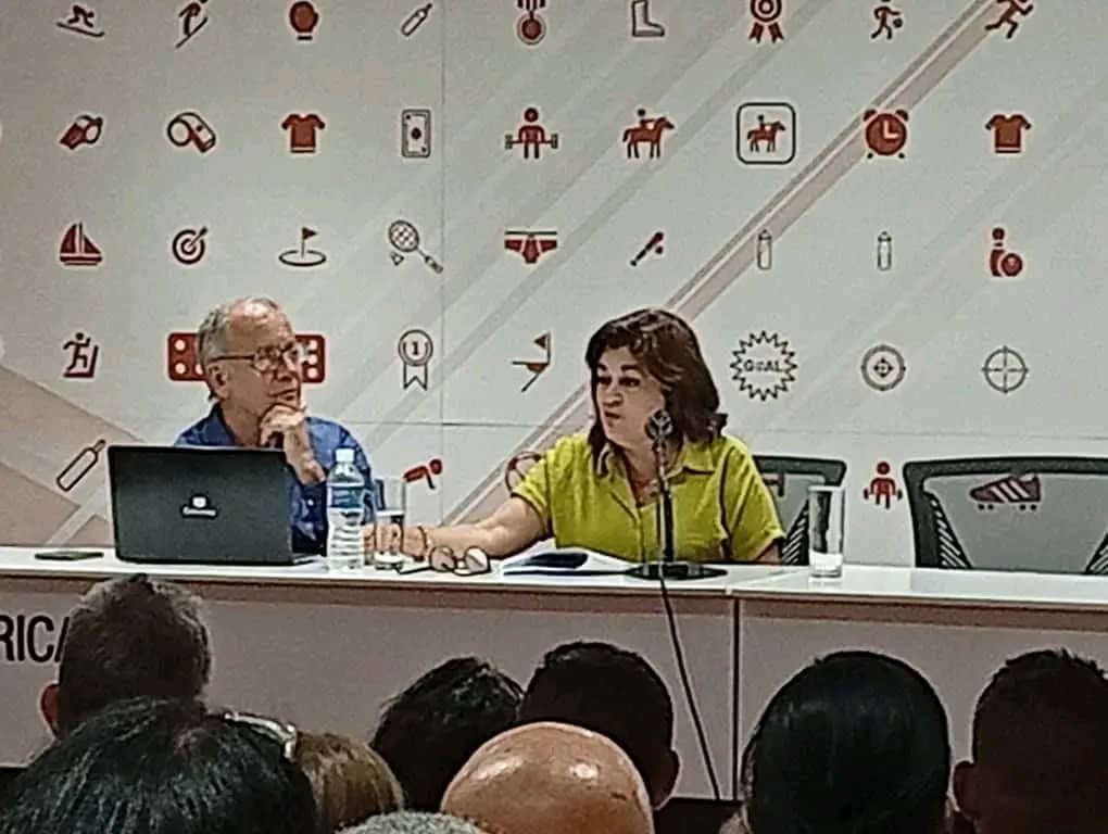 edua_acosta93's tweet image. Participamos el taller impartido por el #MINCEX sobre Perfeccionamiento de las gestion de la actividad de Comercio Exterior e Inversión Extranjera a nivel municipal, donde 24 Intendentes tuvimos la oportunidad de compartir experiencias #PorCuba #Cuba #Artemisa