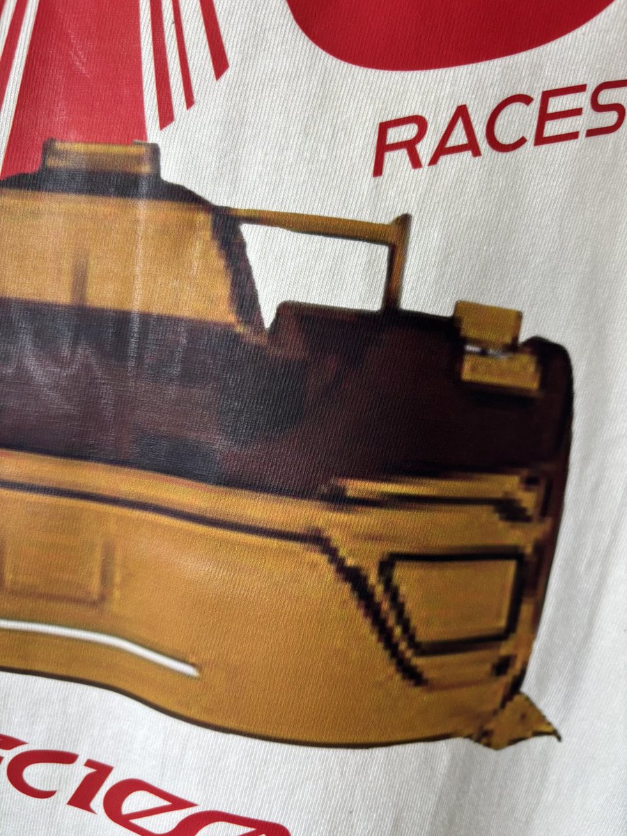 イラストの質が悪すぎる。買おうとしたけどこんなのに6500円は出せない