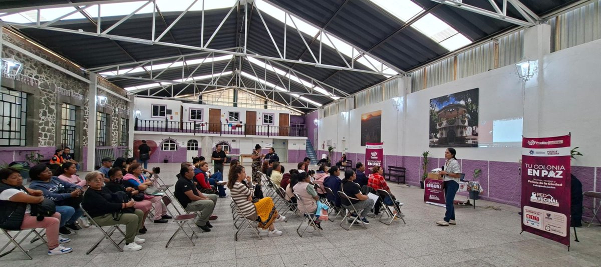 Puebla_IMPLAN's tweet photo. 🔊En San Jerónimo Caleras, vecinas, vecinos y autoridades demostraron que la seguridad se construye juntos.

Junto a @SSC_Pue activamos la #RedVecinal:

🤝 Vecinos conectándose.
📋 Escucha de necesidades.
❤️ Comunidad fortaleciendo su tejido social.

#LaCapitalImparable https://t.co/EOQo8U4XC6