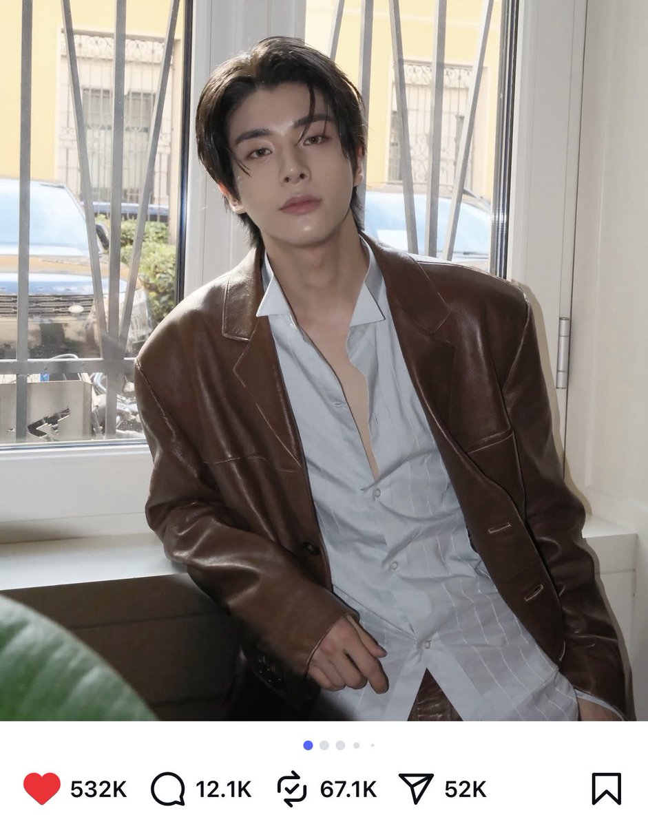 รูปเจคในไอจีล่าสุดคนไลค์5แสนกว่า คนคอมเมนต์อีกหมื่นกว่า คนรีโพสต์6หมื่น แชร์ต่ออีก5หมื่น ภายในเวลา9ชั่วโมง รอดู24ชม.มันจะขนาดไหน สาวๆทั่วมุมโลกจับจ้องฮีอยู่จริงๆ สเปคมาก😭