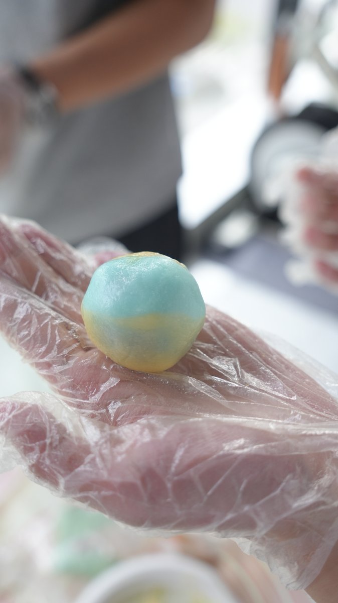 Seprays's tweet image. 🥮✨ Mooncakes are fresh out of the oven at SEPRAYS!
Just like our PCB depaneling machines — precision, care, and a perfect finish.

🌕 Happy Mid-Autumn Festival! Wishing you sweet moments &amp;amp; bright success.

👉 seprays.com

#MidAutumnFestival #Mooncake #Seprays