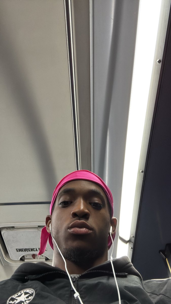 pre save but it come out in a few hours anyways untd.io/r/A7RpibPtK6iU