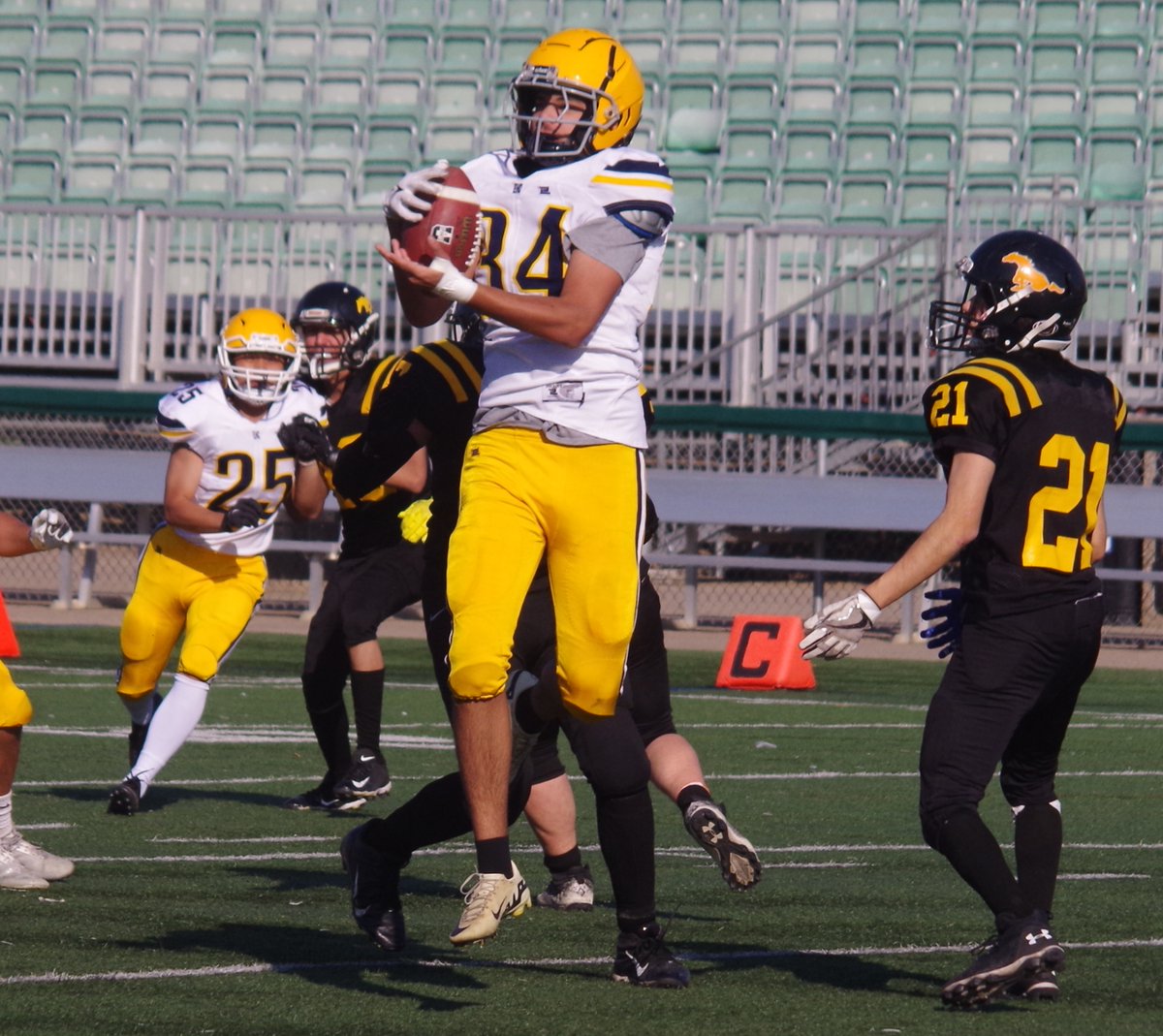 GordieHoweSport's tweet image. The first game of today’s high school football tripleheader at SMF Field saw the Evan Hardy Collegiate #Souls improve to 4-0. They downed the Mount Royal Collegiate #Mustangs 69-0. @sssad12. #GordieHoweSports. #PrideofHome. #Wearefamily. #Yxe.