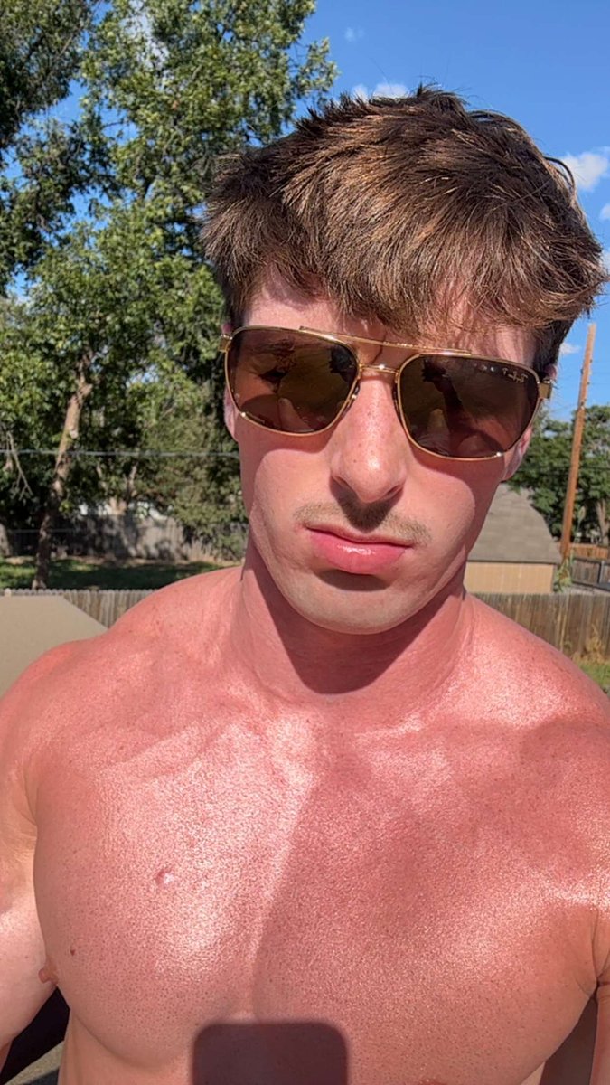 This muscle STUD has been getting more and more powerful by the day! 😤 

Get in his DMs and $erve 

<a href="/GFit227/">GFit</a>