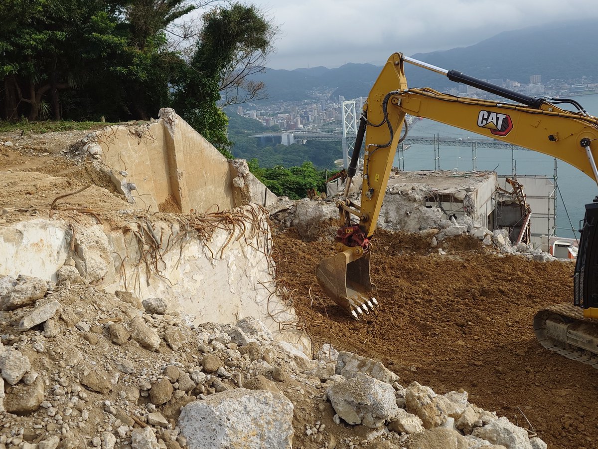 火の山再編整備に伴う公園の利用制限について - 下関市
再編整備工事に伴い #火の山パークウェイ の通行止めを１１月２０日（木）まで延長いたします

ロープウェイの解体工事は山麓駅舎の解体は完了し山頂駅舎は運転室を残すのみとなっています
 city.shimonoseki.lg.jp/soshiki/76/121…