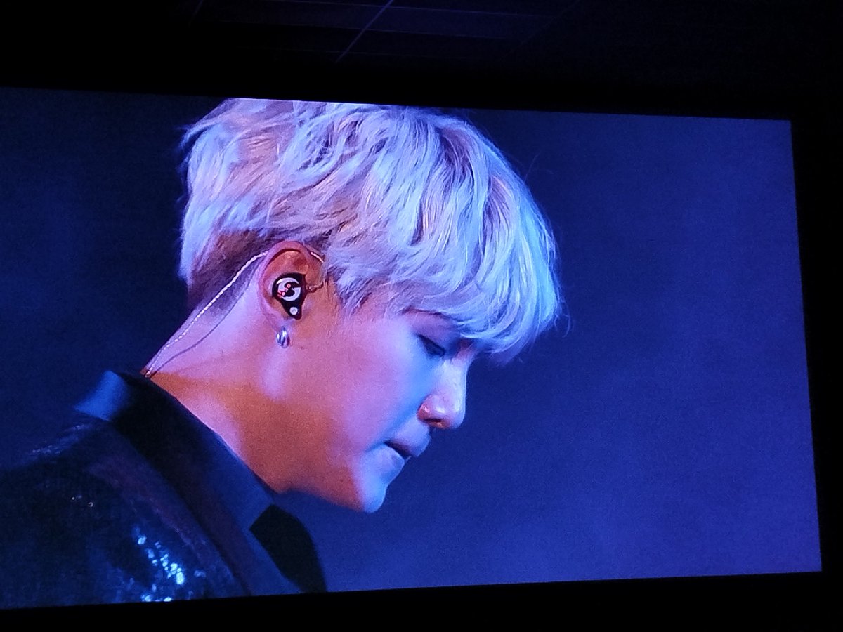 mimuruz's tweet image. Algo más bello que esto??
#TheWingsTourTheFinal #Bts #MinYoongi 💜💜❤️